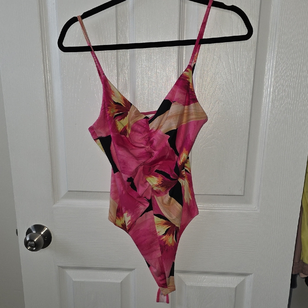 H&M Pink and Black Floral Top